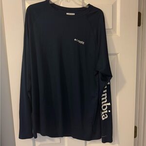 Columbia PFG long sleeve rash guard. Large.